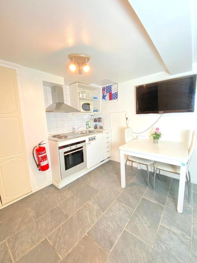 Tallkrogen Romantic House - Upper Or Lower Apartment Stockholm Ngoại thất bức ảnh