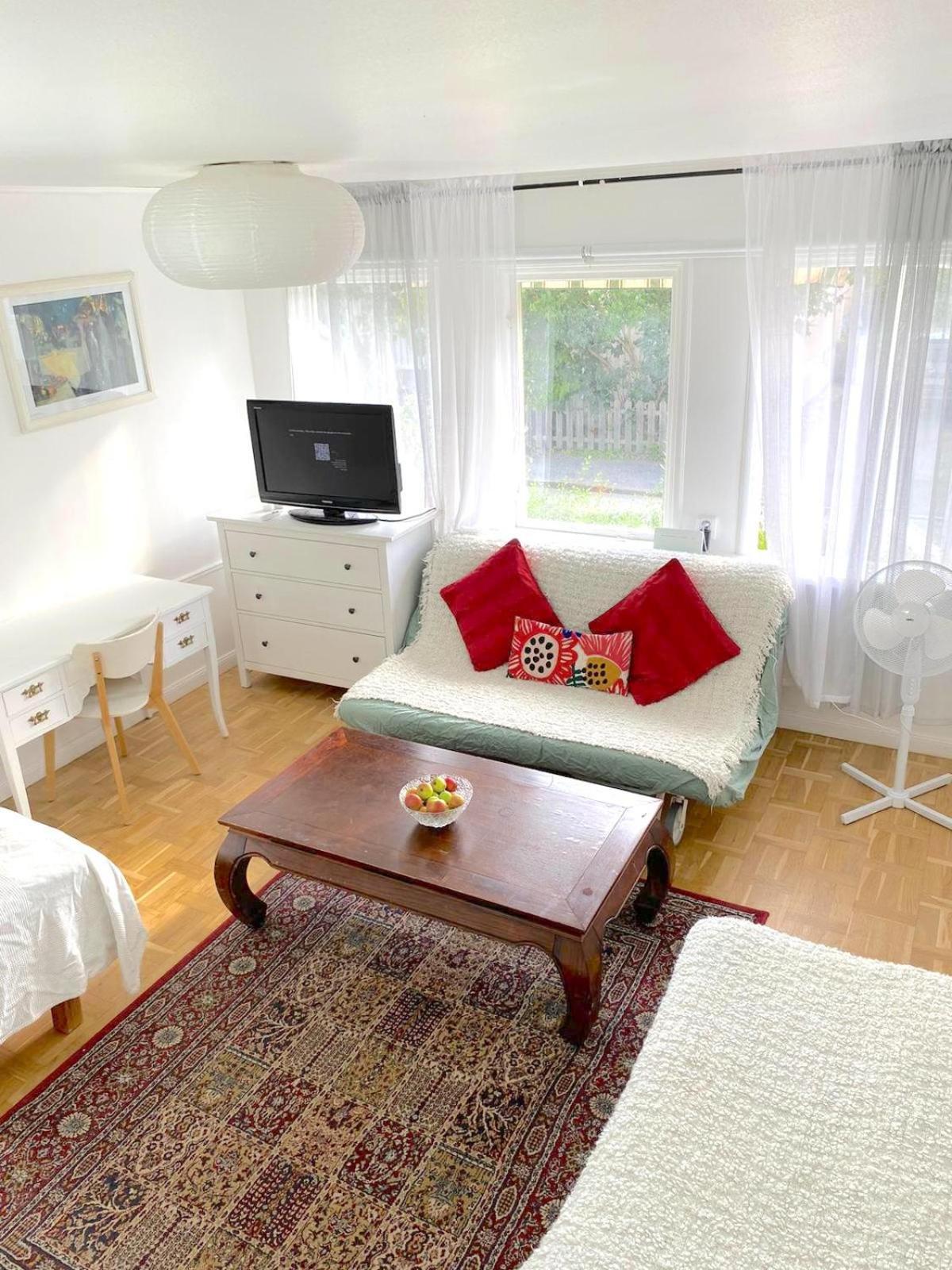 Tallkrogen Romantic House - Upper Or Lower Apartment Stockholm Ngoại thất bức ảnh